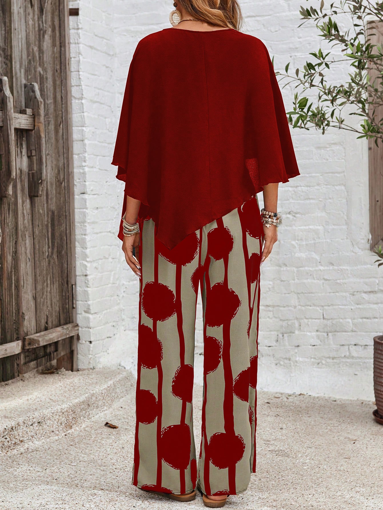 Red Abstract Two-Piece Set with Wide-Leg Pants – Women's Elegant Outfit