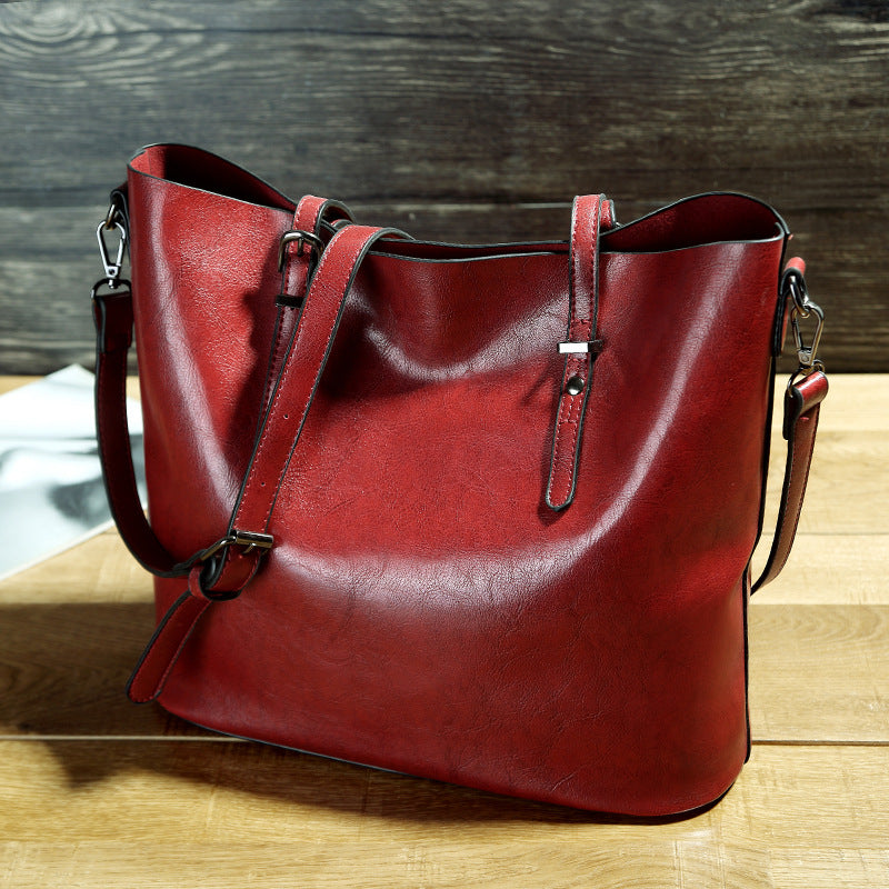 Timeless ClassicElegance Oil Wax Leather Tote Bag