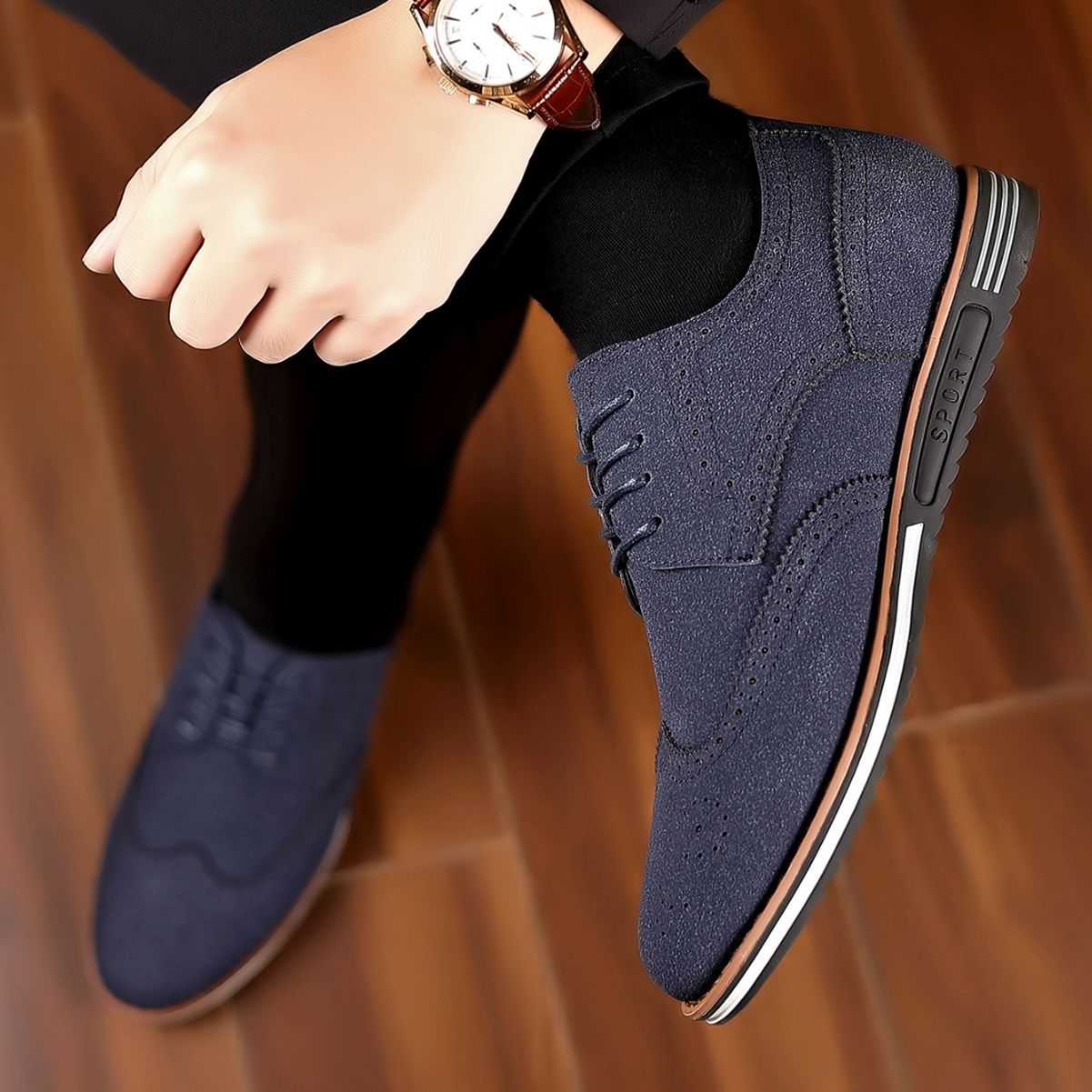 Philipp™ | Matte Low-Top-Schuhe aus Wildleder in Übergröße