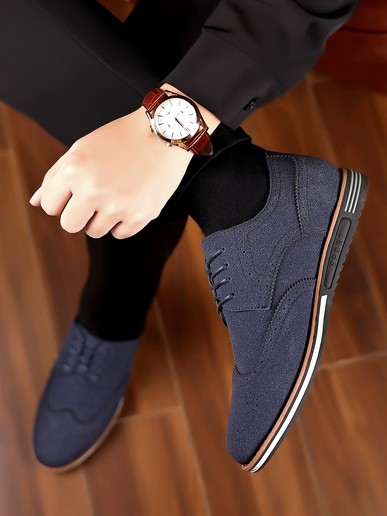 Philipp™ | Matte Low-Top-Schuhe aus Wildleder in Übergröße